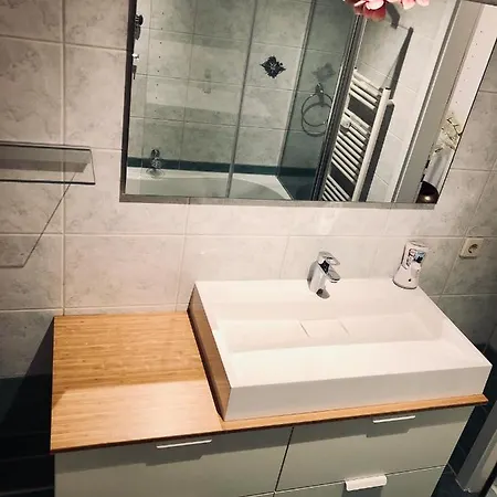 Wohnen Zuhause - Zu Gast In Apartment